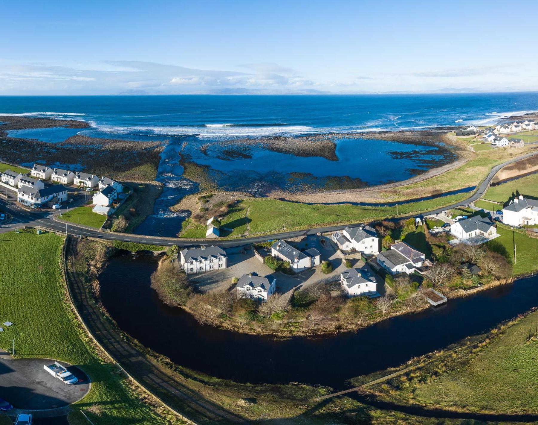 3 Fishery Cottages - 2 Bedroom House Close To Town バンドラン エクステリア 写真