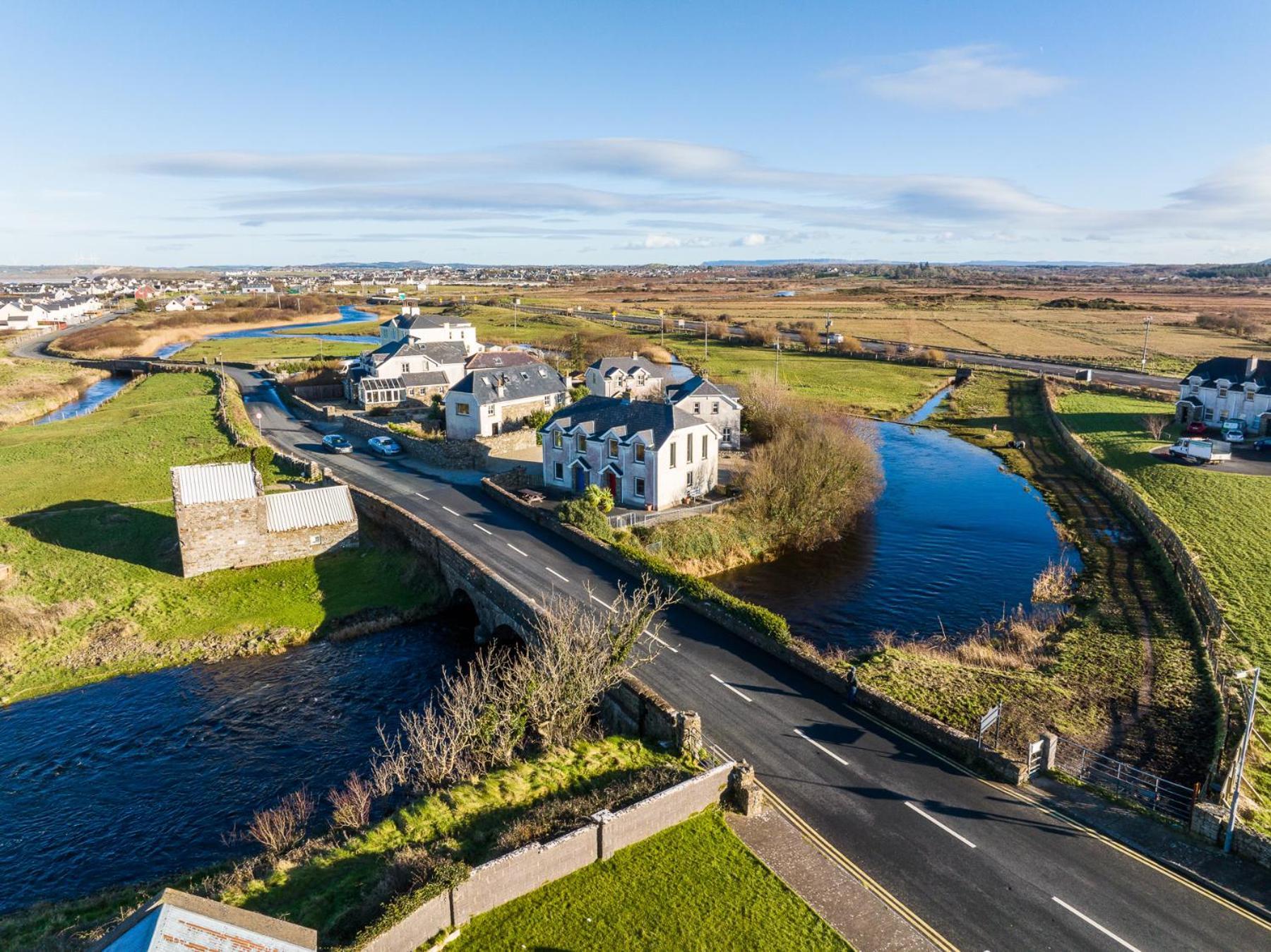 3 Fishery Cottages - 2 Bedroom House Close To Town バンドラン エクステリア 写真