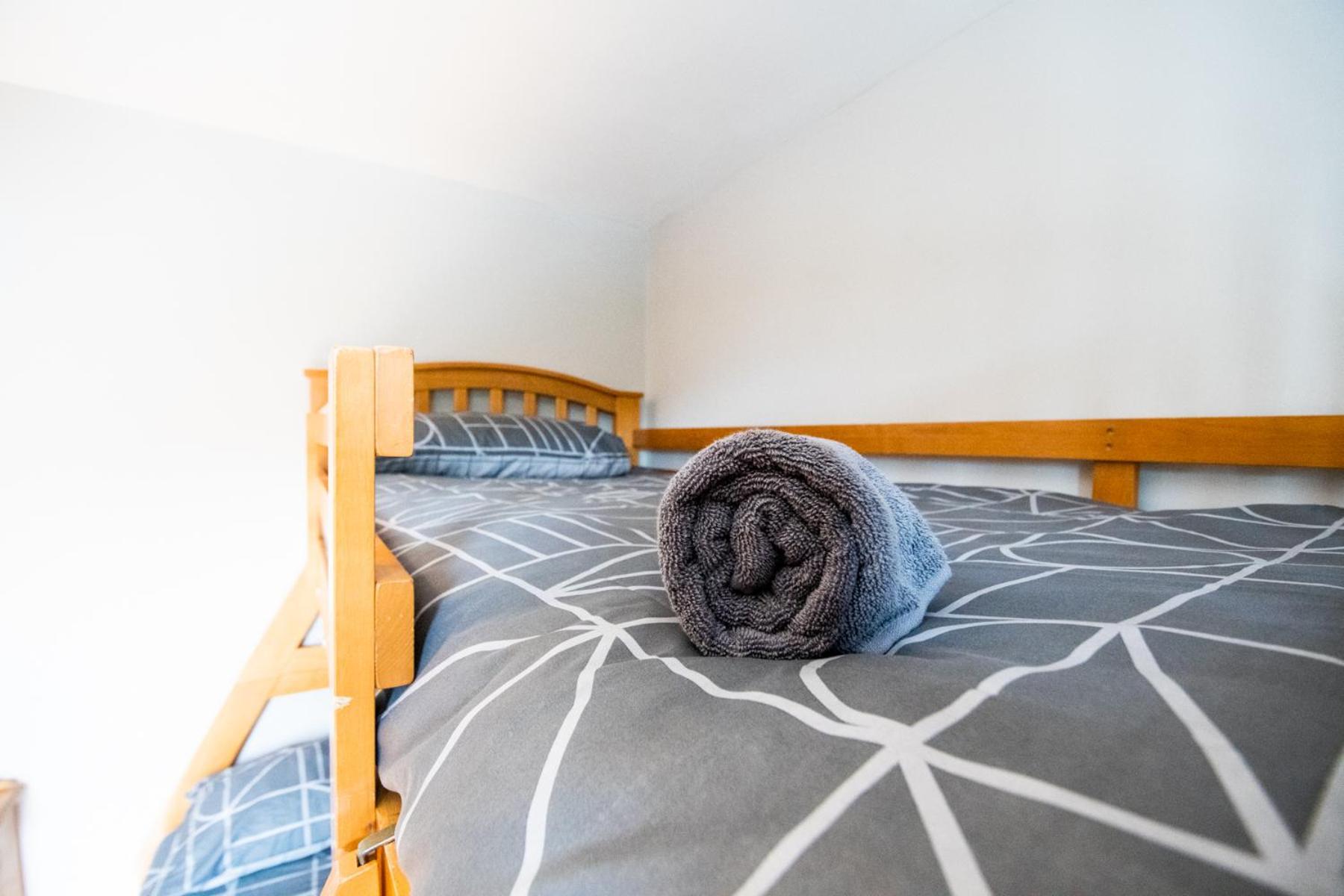 3 Fishery Cottages - 2 Bedroom House Close To Town バンドラン エクステリア 写真